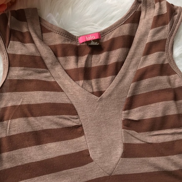 Brown Sleeveless V Neck Tank - Picture 2 of 7